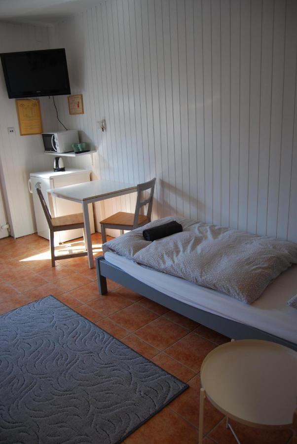 Autoscsarda Es Panzio Hotell Makó Exteriör bild